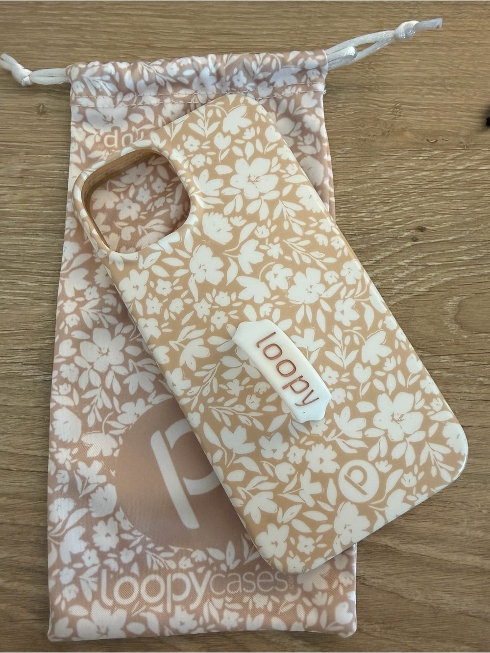 Loopy Case Beige Floral Phone Case with White Flowers